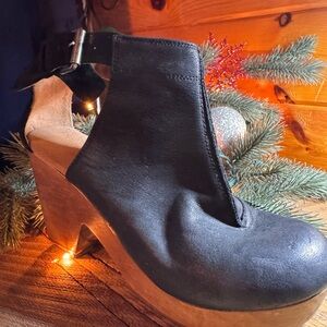 Free People Black Leather Wedges